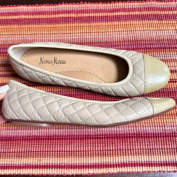Neiman Marcus Shoes - Neiman Marcus cream color quilted flats size 8